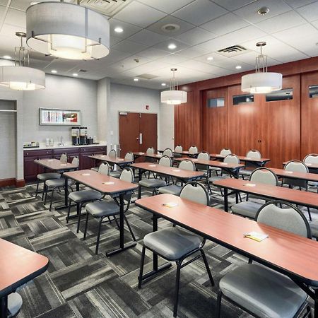 Hampton Inn Louisville Northeast Exterior photo