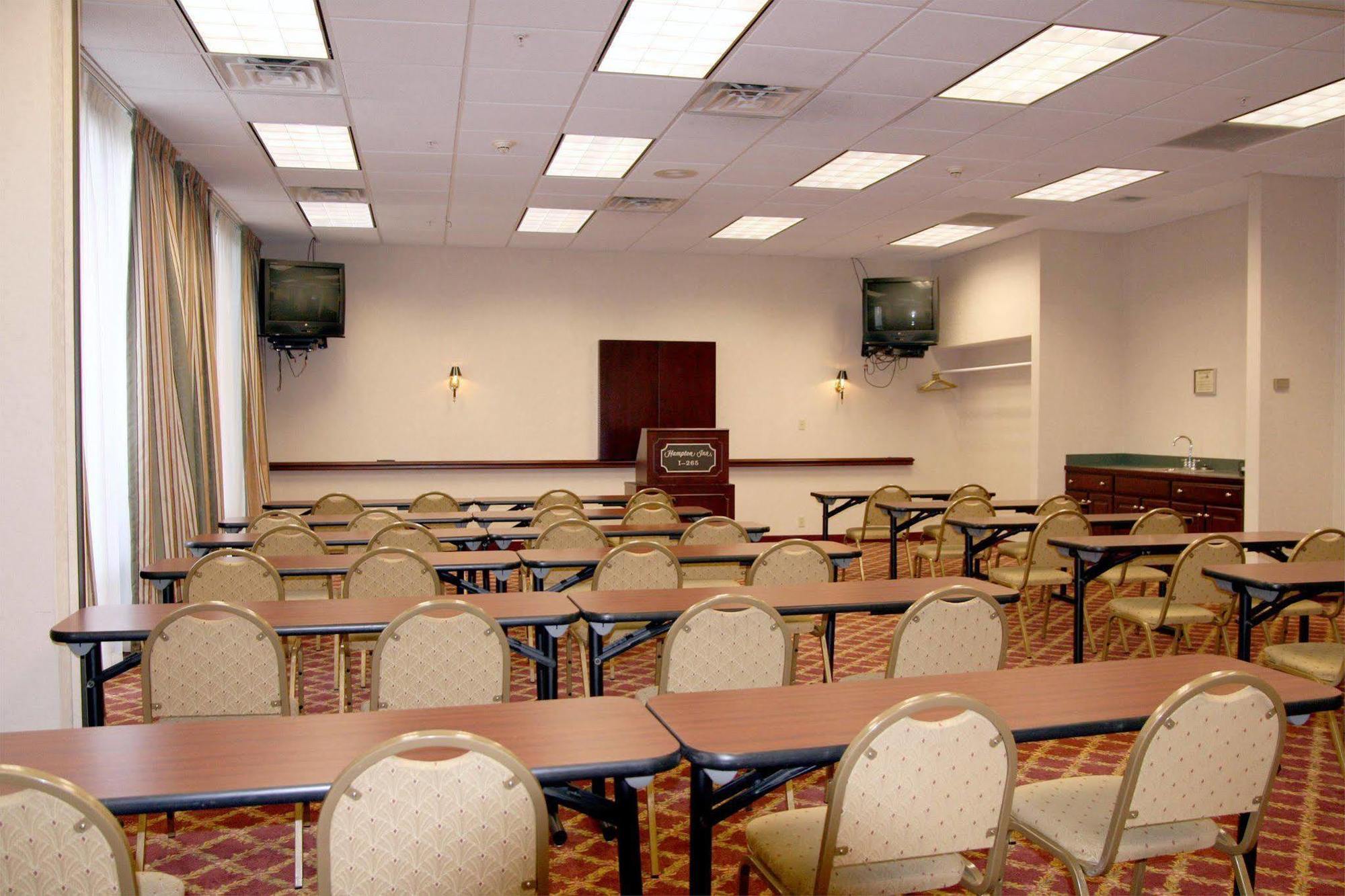Hampton Inn Louisville Northeast Facilities photo